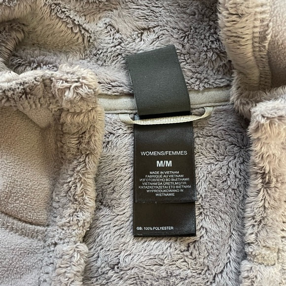Grey Fleece North Face Jacket - Picture 4 of 7